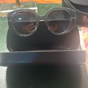 Chic Fendi Sunglasses